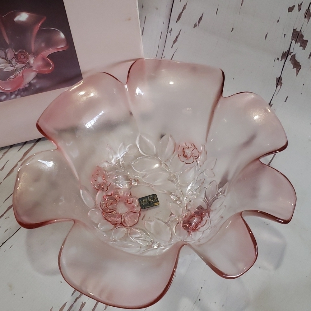 Mikasa Rosella pale pink vintage salad bowl